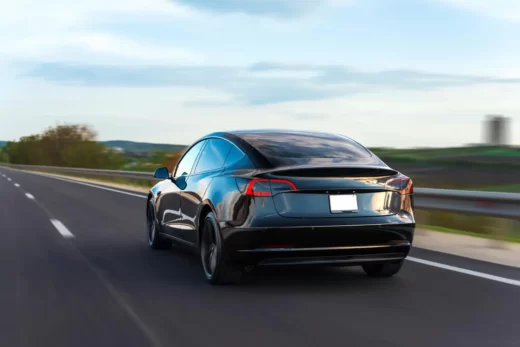 Tesla : révolutionner la conduite avec l'innovation